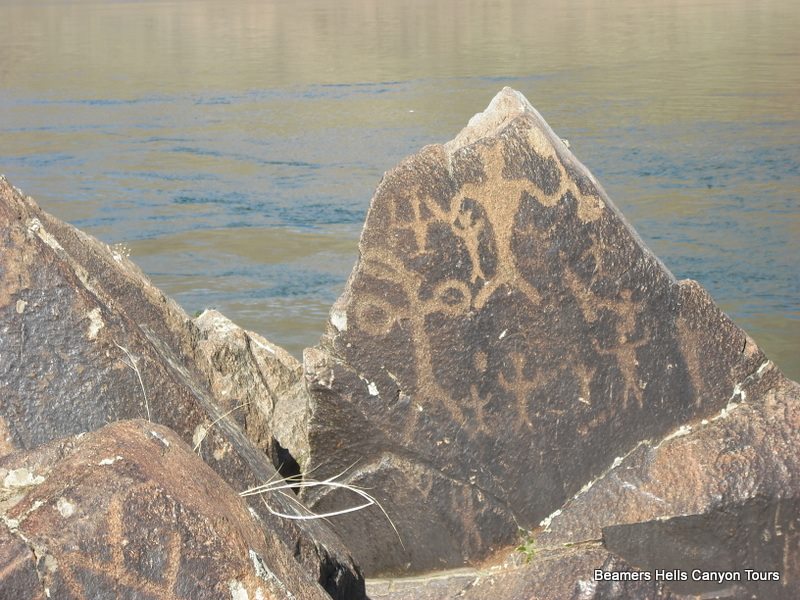 Image of petroglyphs located at Buffalo Eddy 